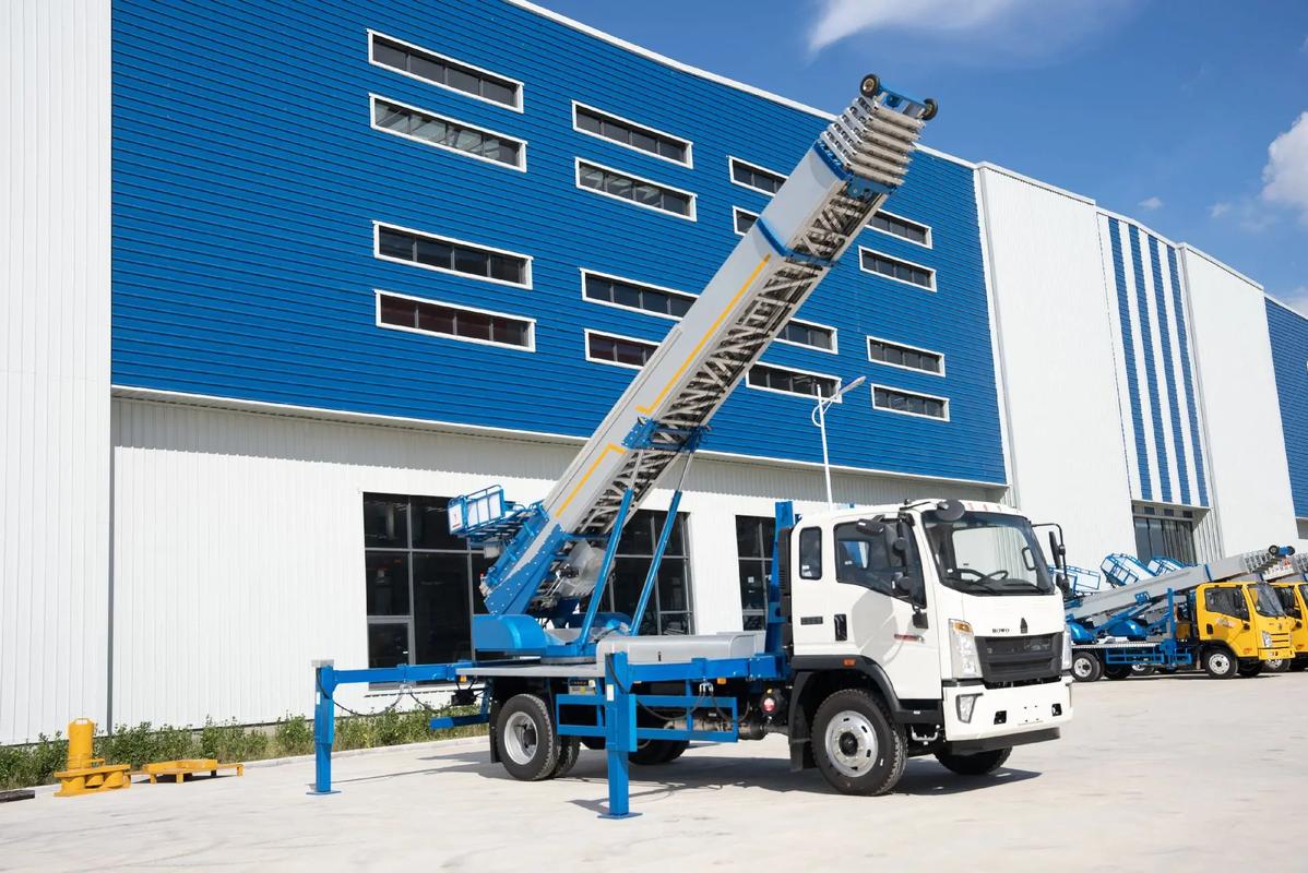 兖州小型云梯车上料车租赁多少钱