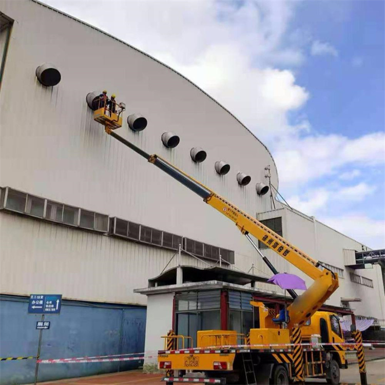 兖州高空作业车出租服务：专业广告牌安装解决方案