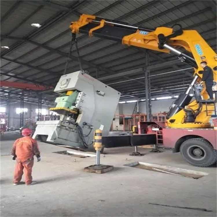 兖州80吨折臂吊车出租附近电话