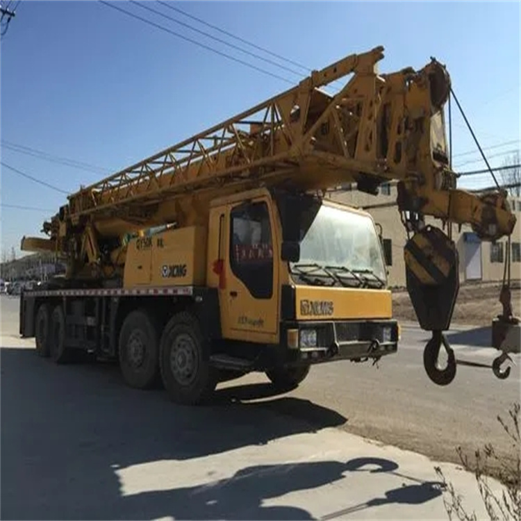 兖州吊车吊挖机吊哪里比较安全